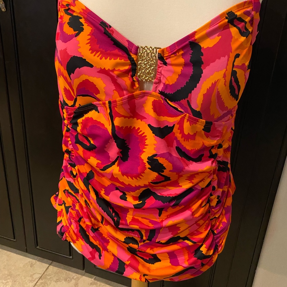 Women’s Spectacular Size 26W Tankini Top